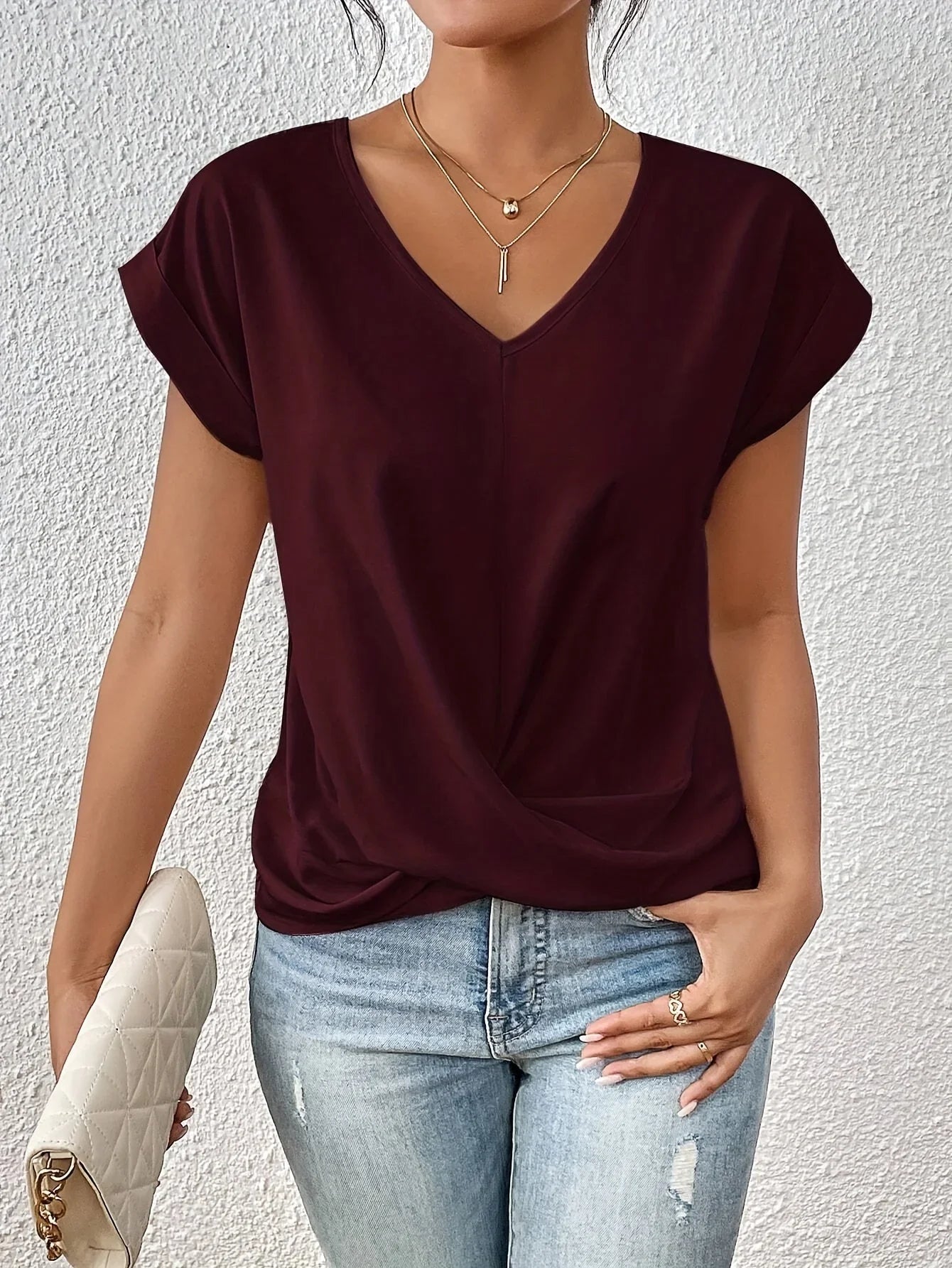 Romola™ - Stylisches T-Shirt mit bezauberndem Herzketten-Detail